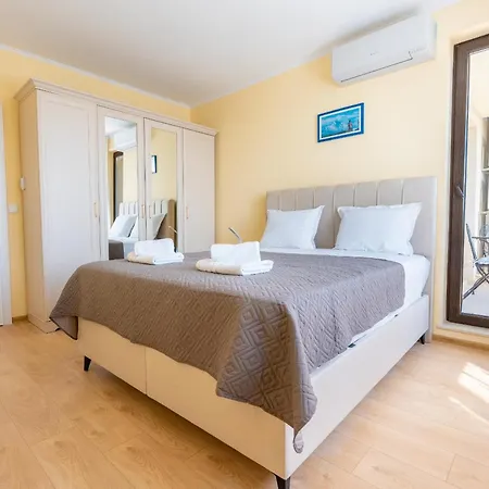 Апартамент Jasmine 1 Bedroom With Free Parking