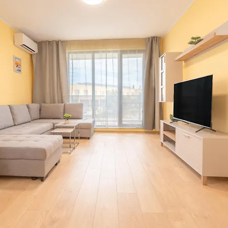 Апартамент Jasmine 1 Bedroom With Free Parking *