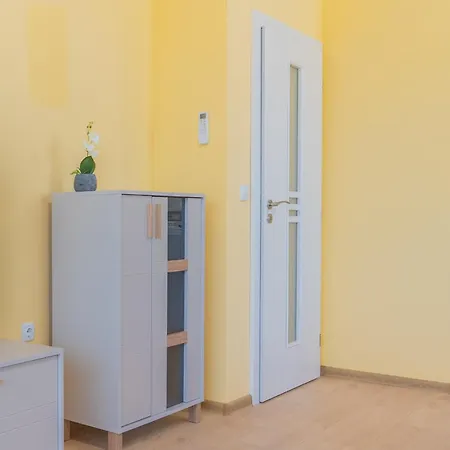 Jasmine 1 Bedroom With Free Parking Варна