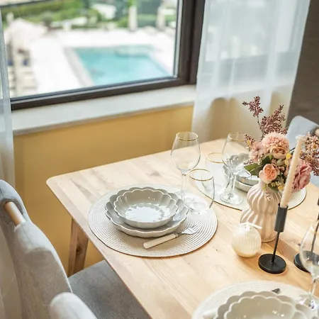 Апартамент Jasmine 1 Bedroom With Free Parking