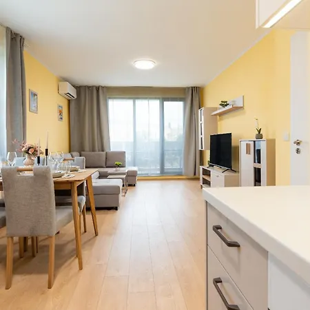 Апартамент Jasmine 1 Bedroom With Free Parking