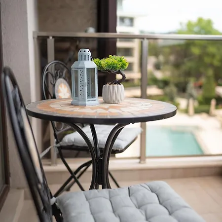 Апартамент Jasmine 1 Bedroom With Free Parking *